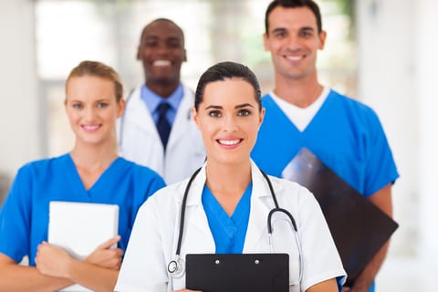 برای افزایش قد به چه دکتری مراجعه کنیم