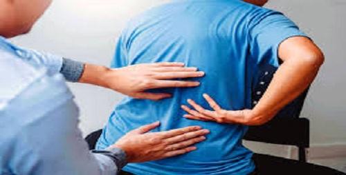 دکتر برای کمر درد