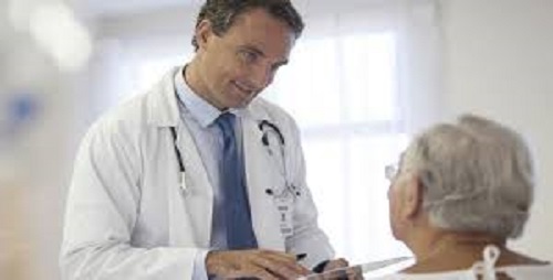 برای درد سیاتیک به چه دکتری مراجعه کنیم